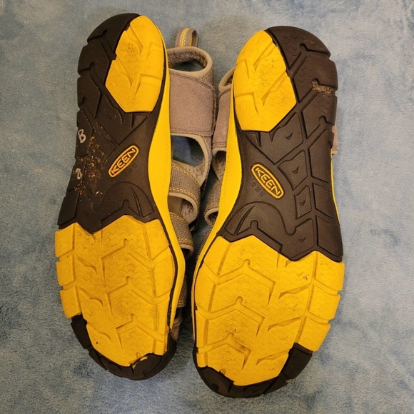 Keen Clearwater Cnx 1009036 Sandal in Gargoyle/Super Lemon sz 7.5 main image 4